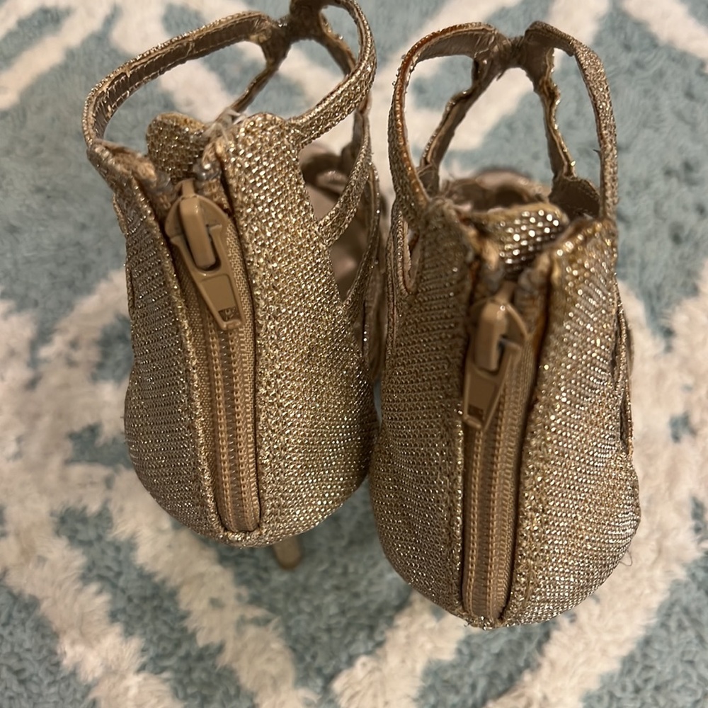 Shoes - Picture 3 of 8